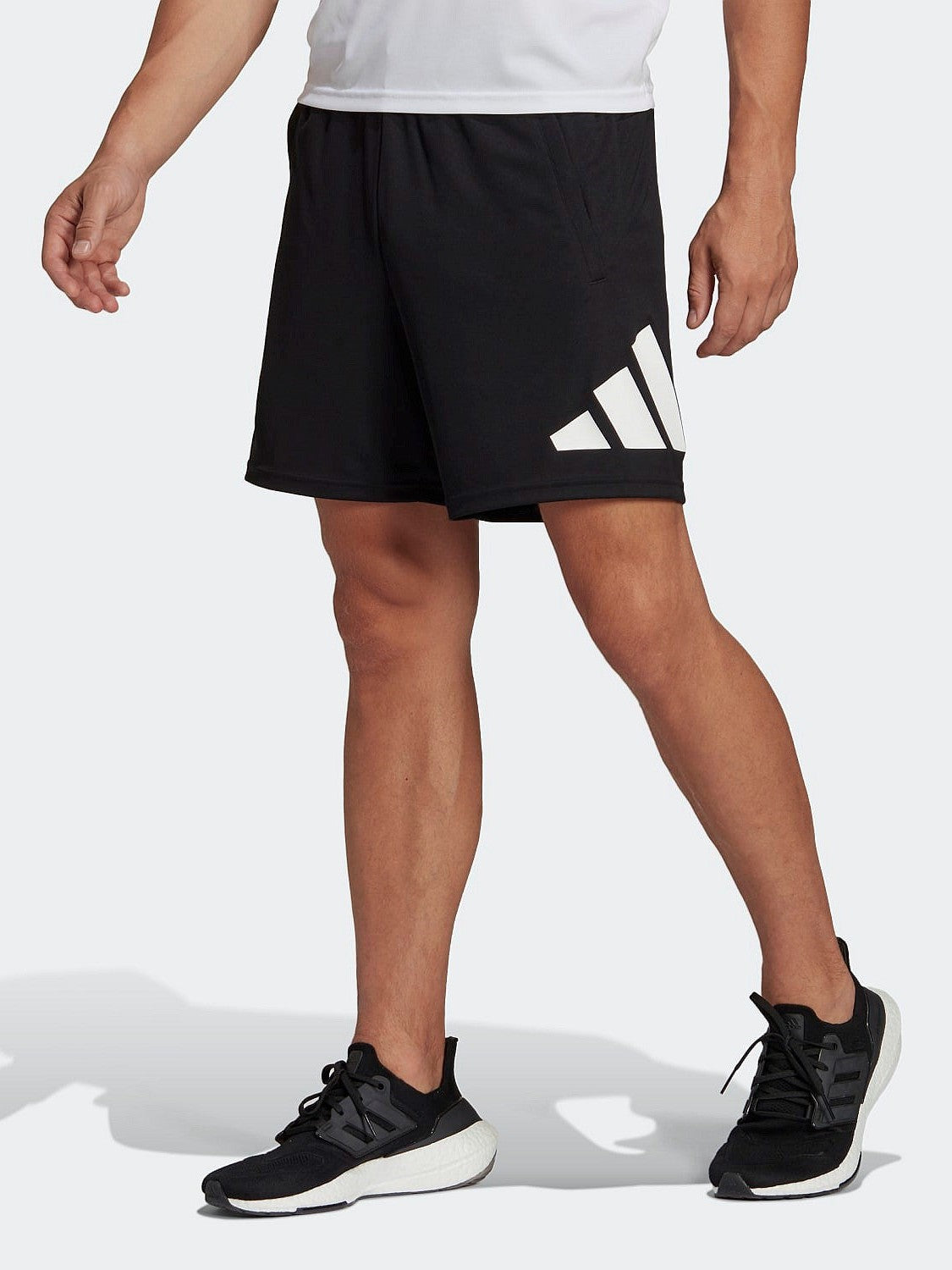 Train Essentials Logo Training Shorts
