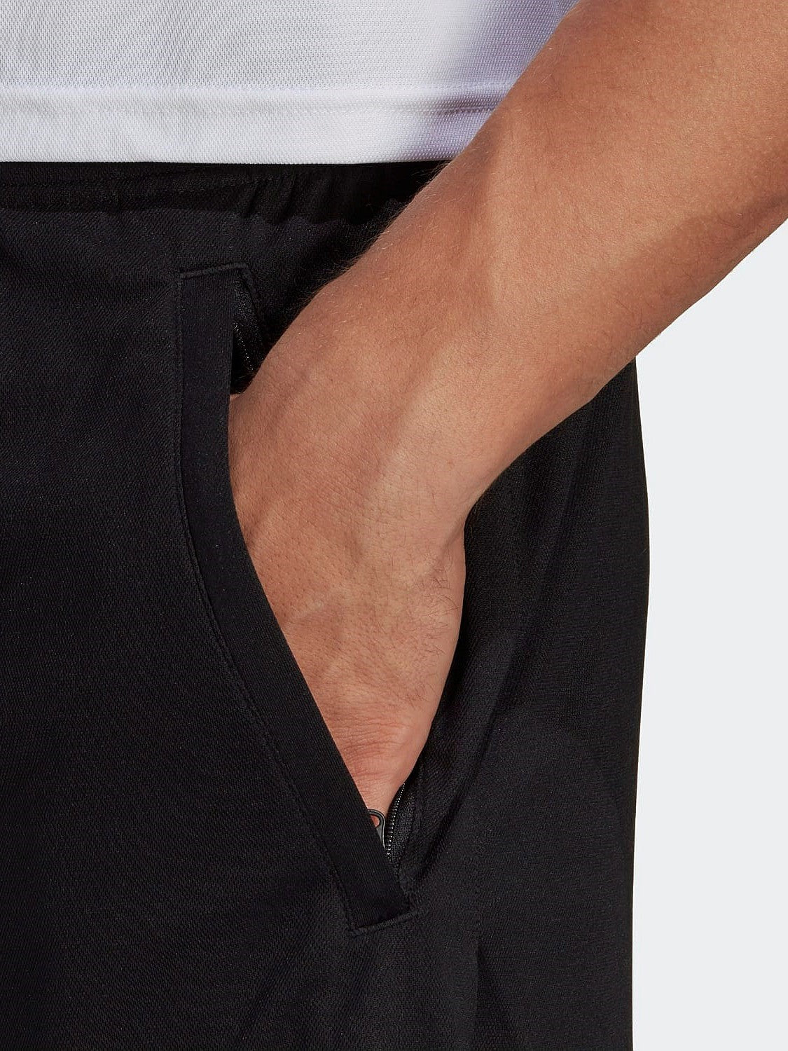 Train Essentials Logo Training Shorts