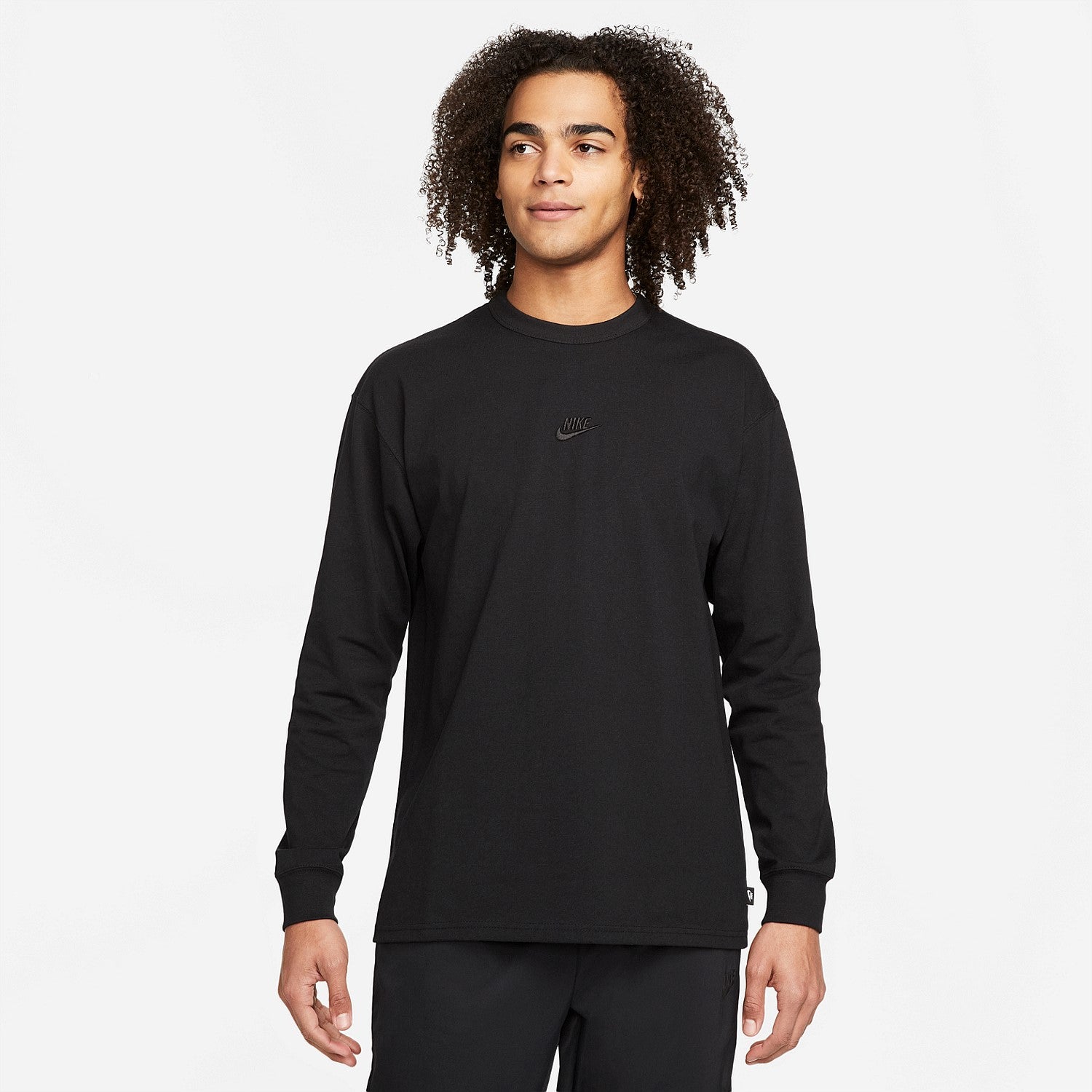 Sportswear Premium Essentials Long-Sleeve Tee