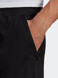 Train Essentials Logo Training Shorts