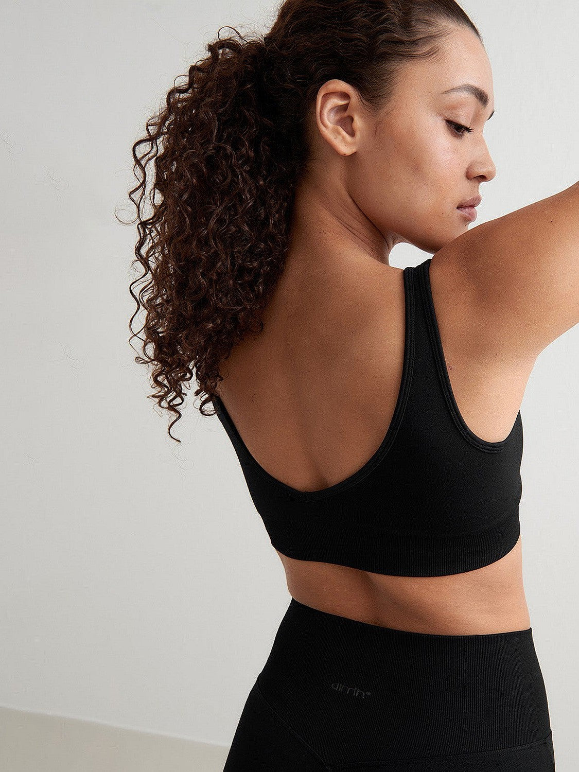 Black Shape Seamless Deep Cut Bra