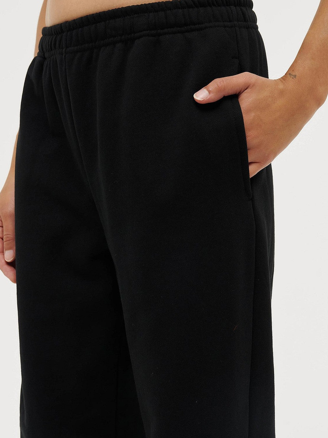 Tiebreak Trackpant in Black