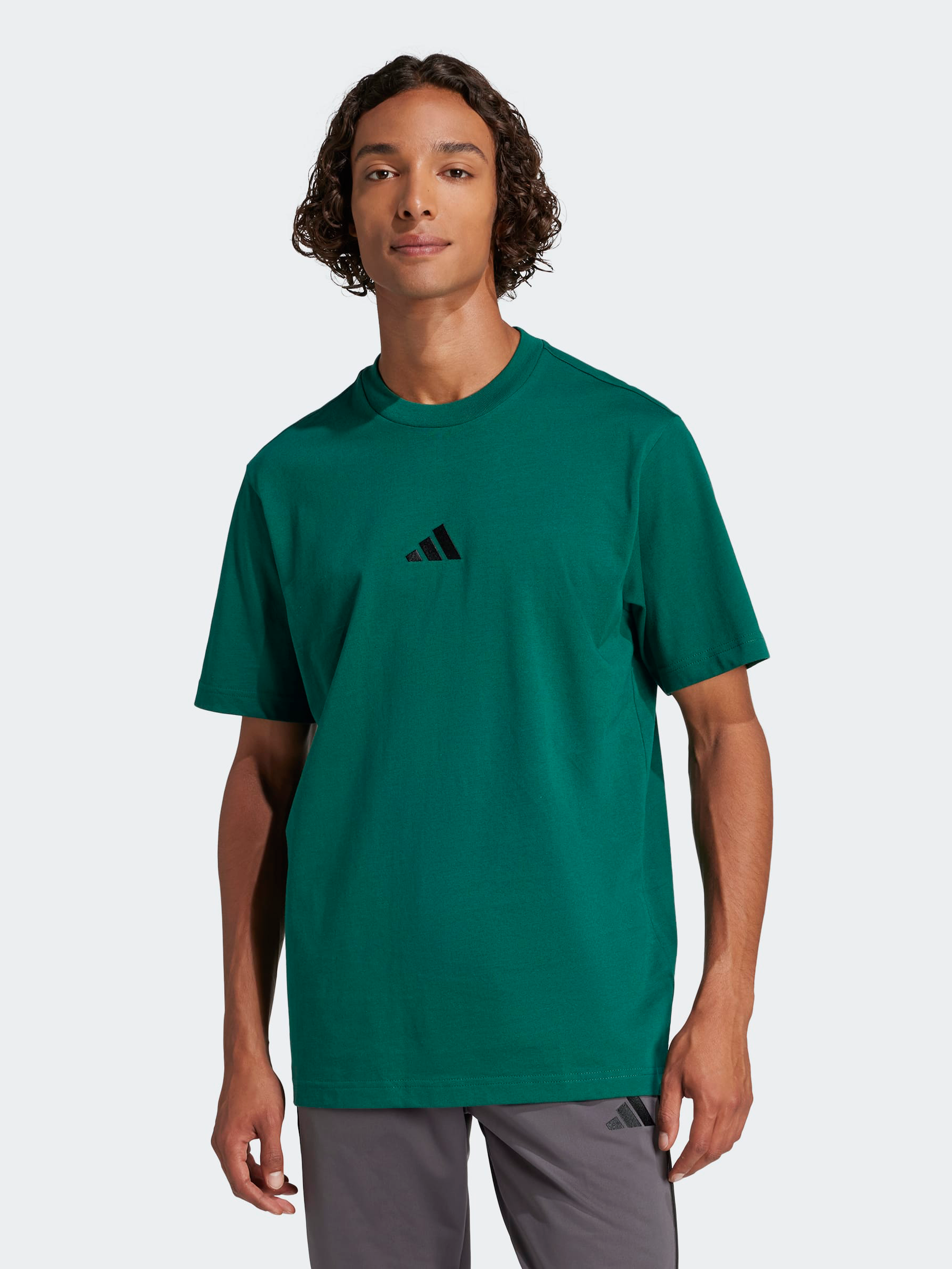 Essentials Small Logo Single Jersey T-Shirt