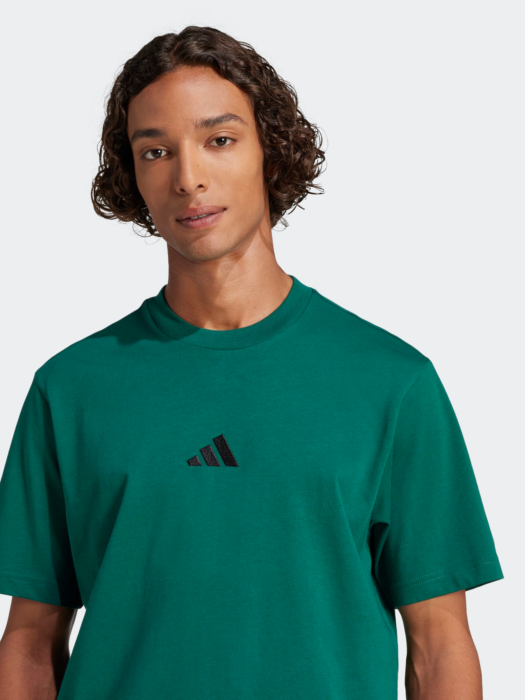 Essentials Small Logo Single Jersey T-Shirt