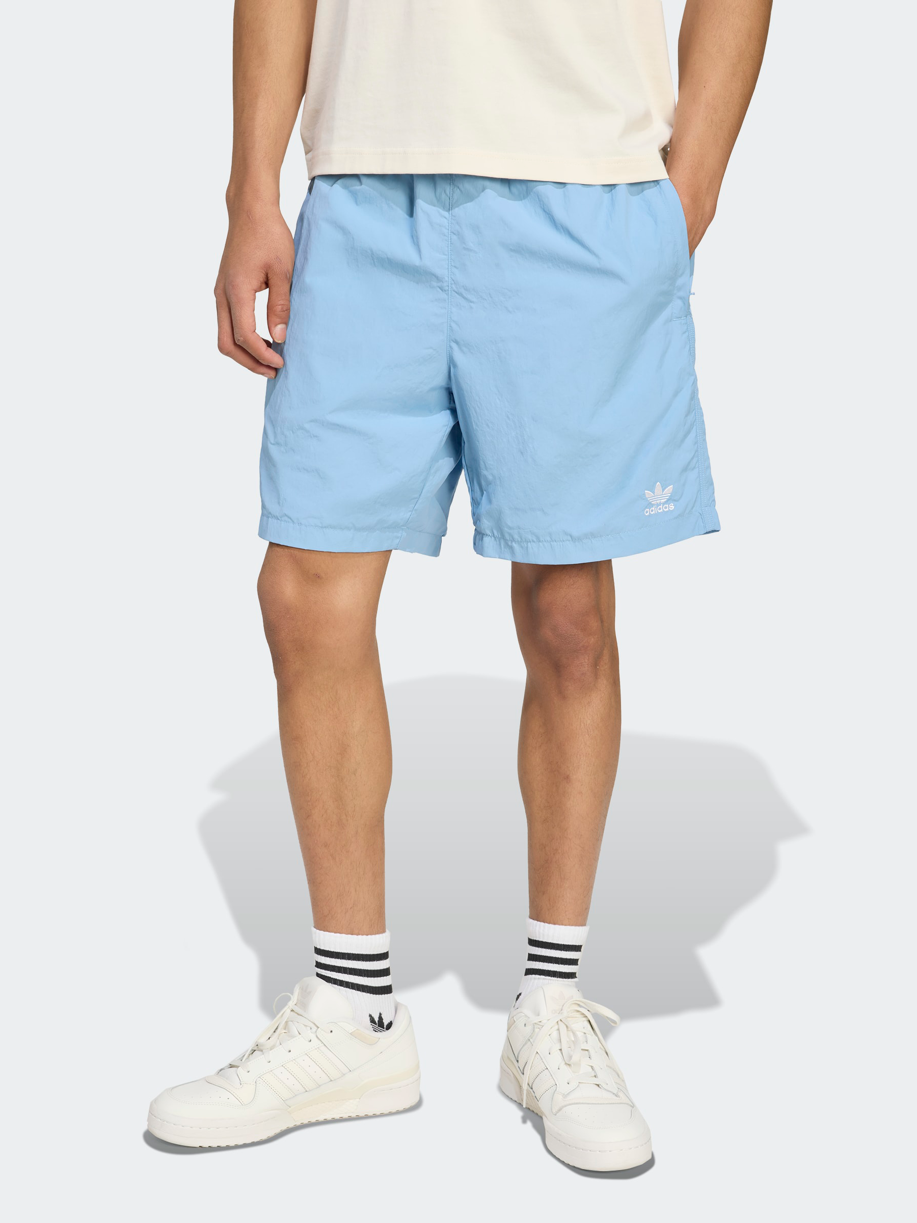 Trefoil Essentials Woven Short