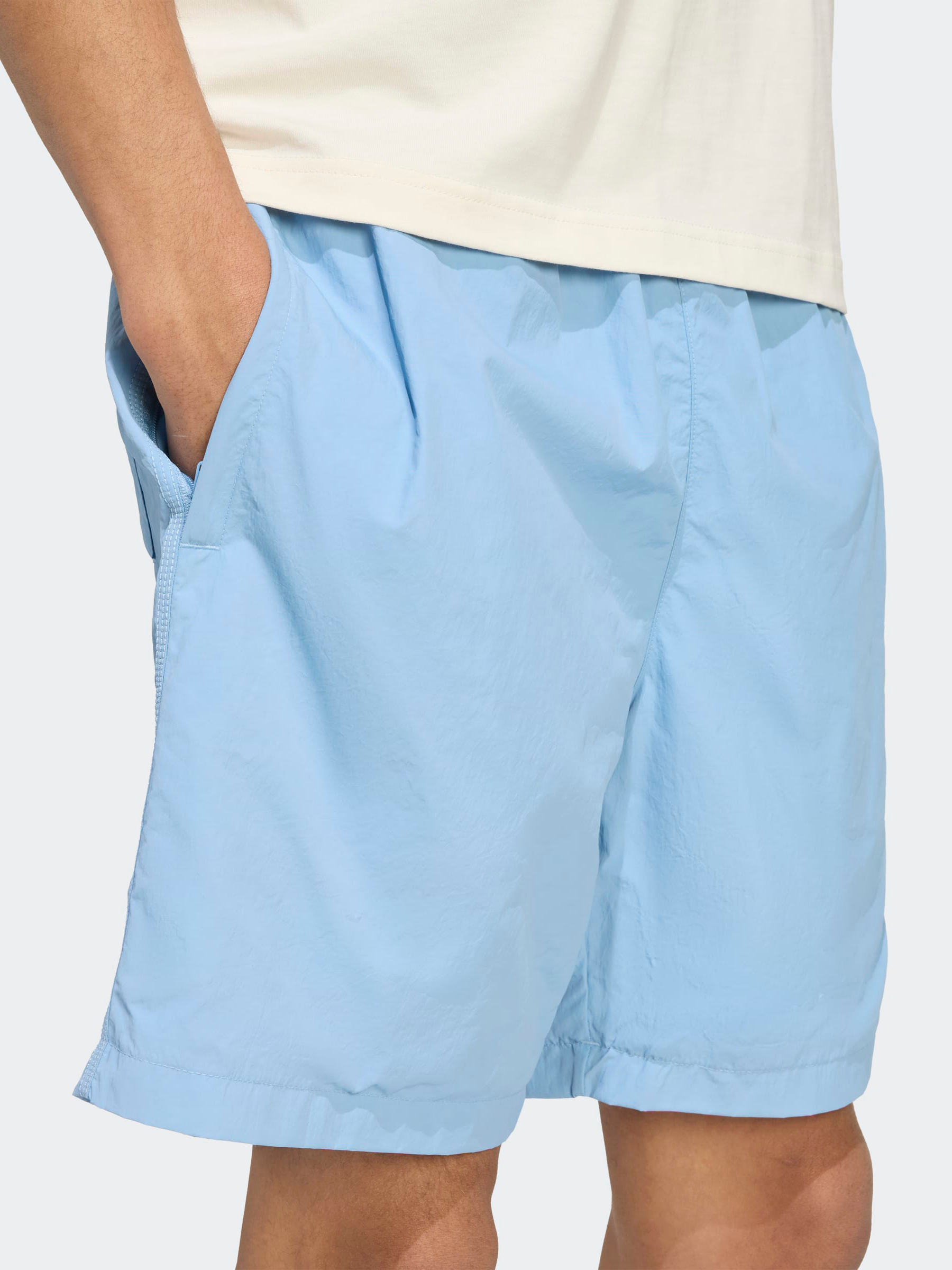 Trefoil Essentials Woven Short