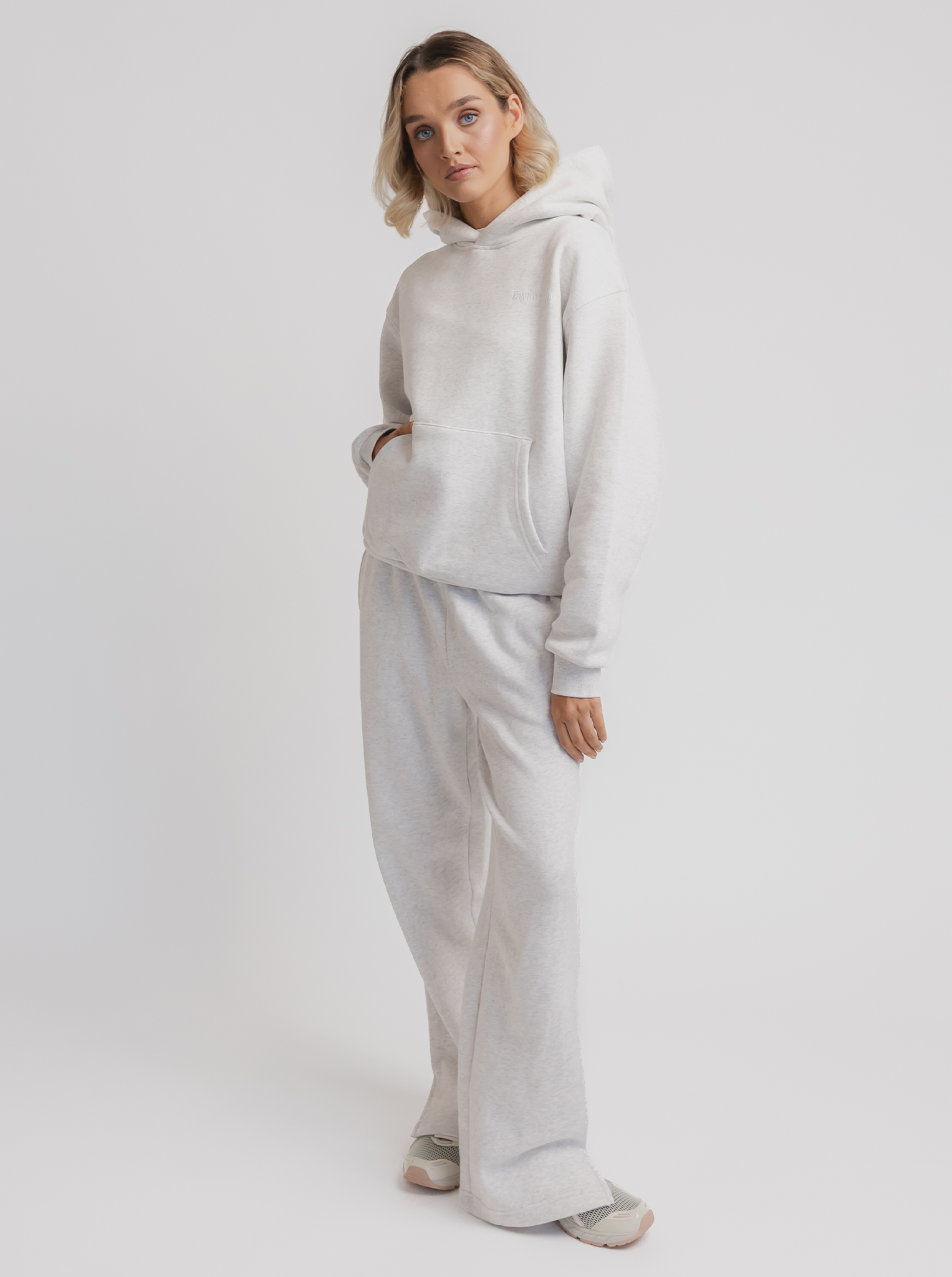 Heritage Hoodie In Snow Marle