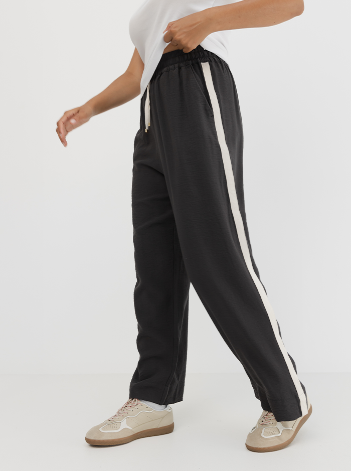 Weekender Pant In Pepper