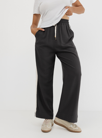 Weekender Pant In Pepper