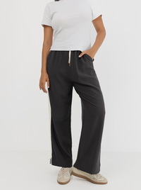 Weekender Pant In Pepper