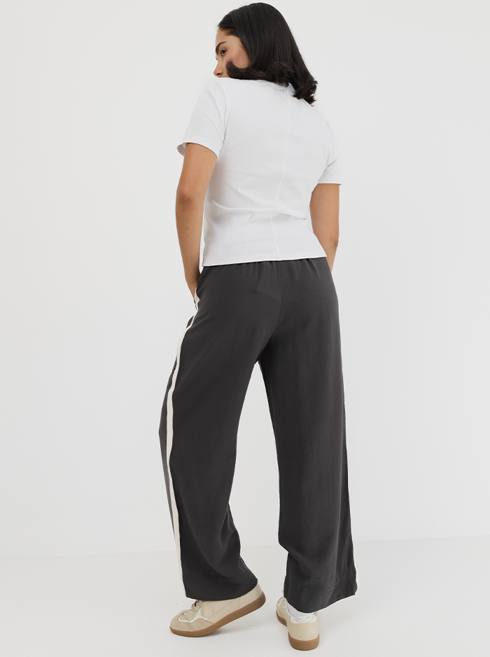 Weekender Pant In Pepper