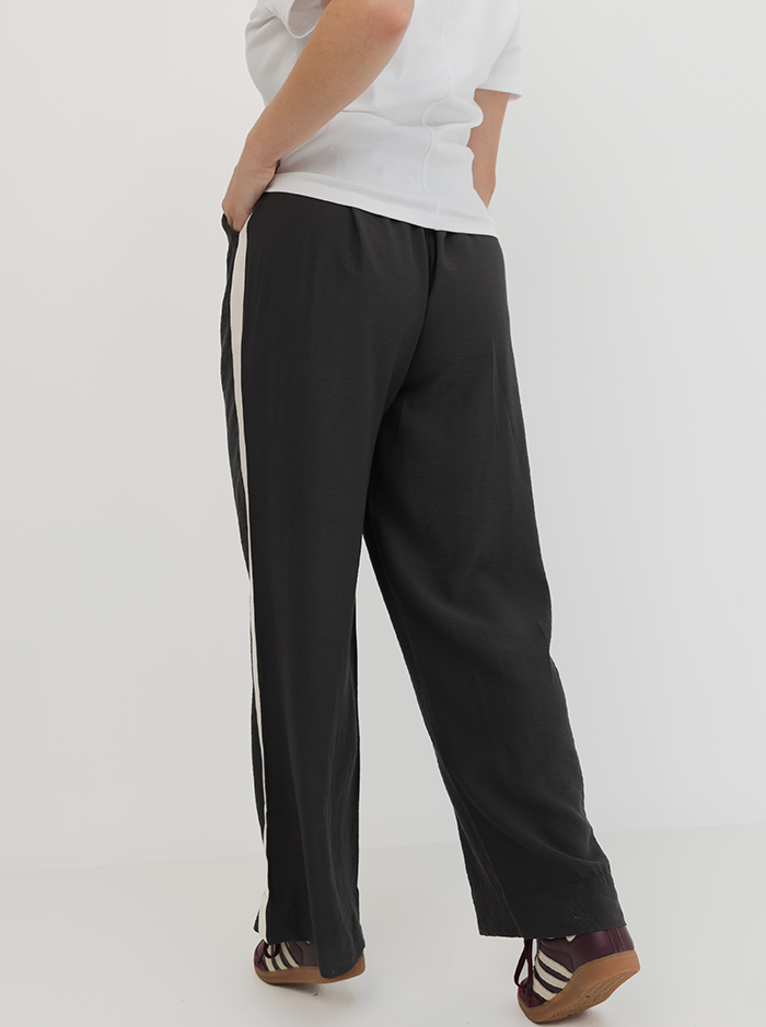 Weekender Pant Longline In Pepper