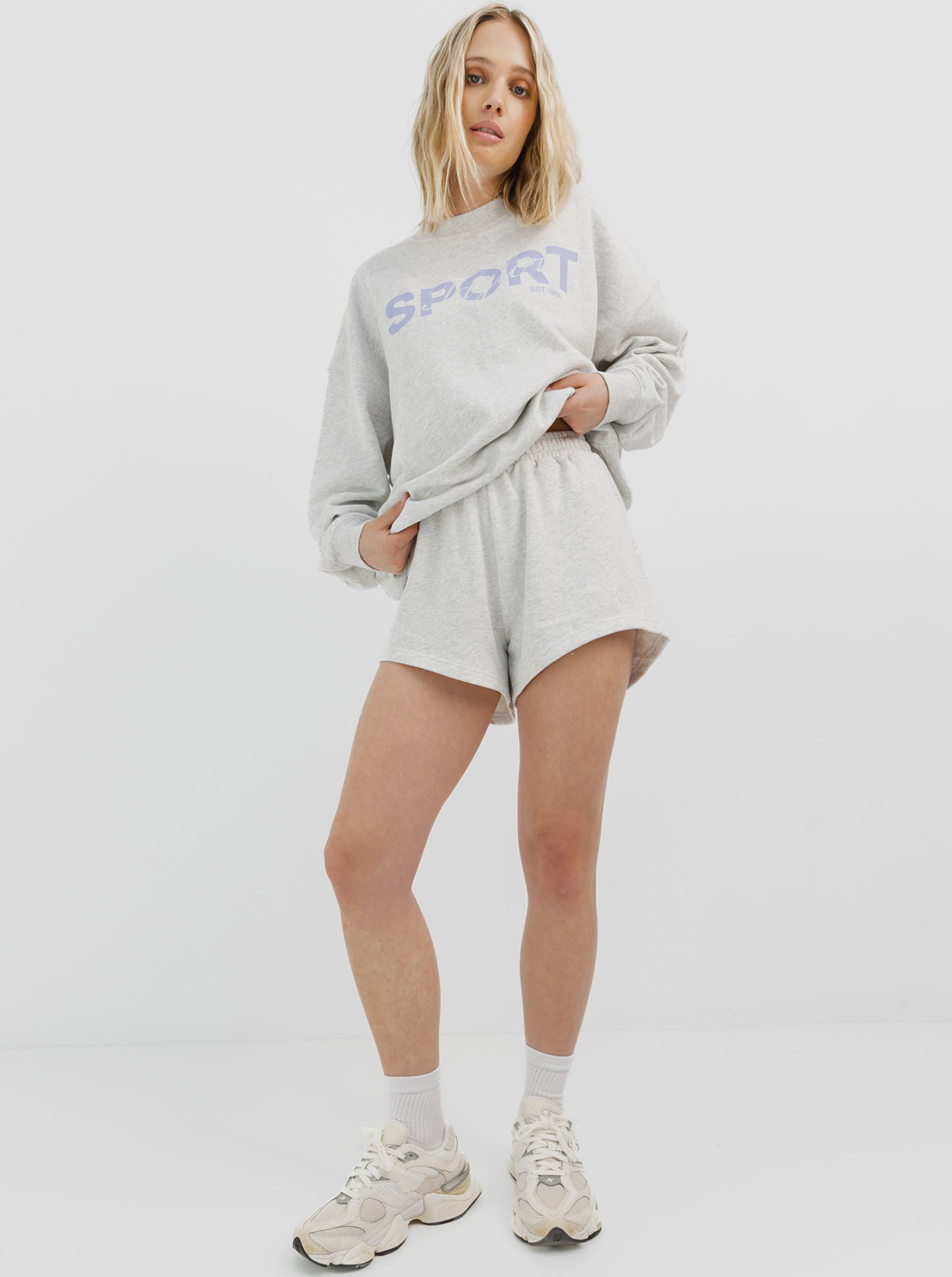 Summer Short in Snow Marle