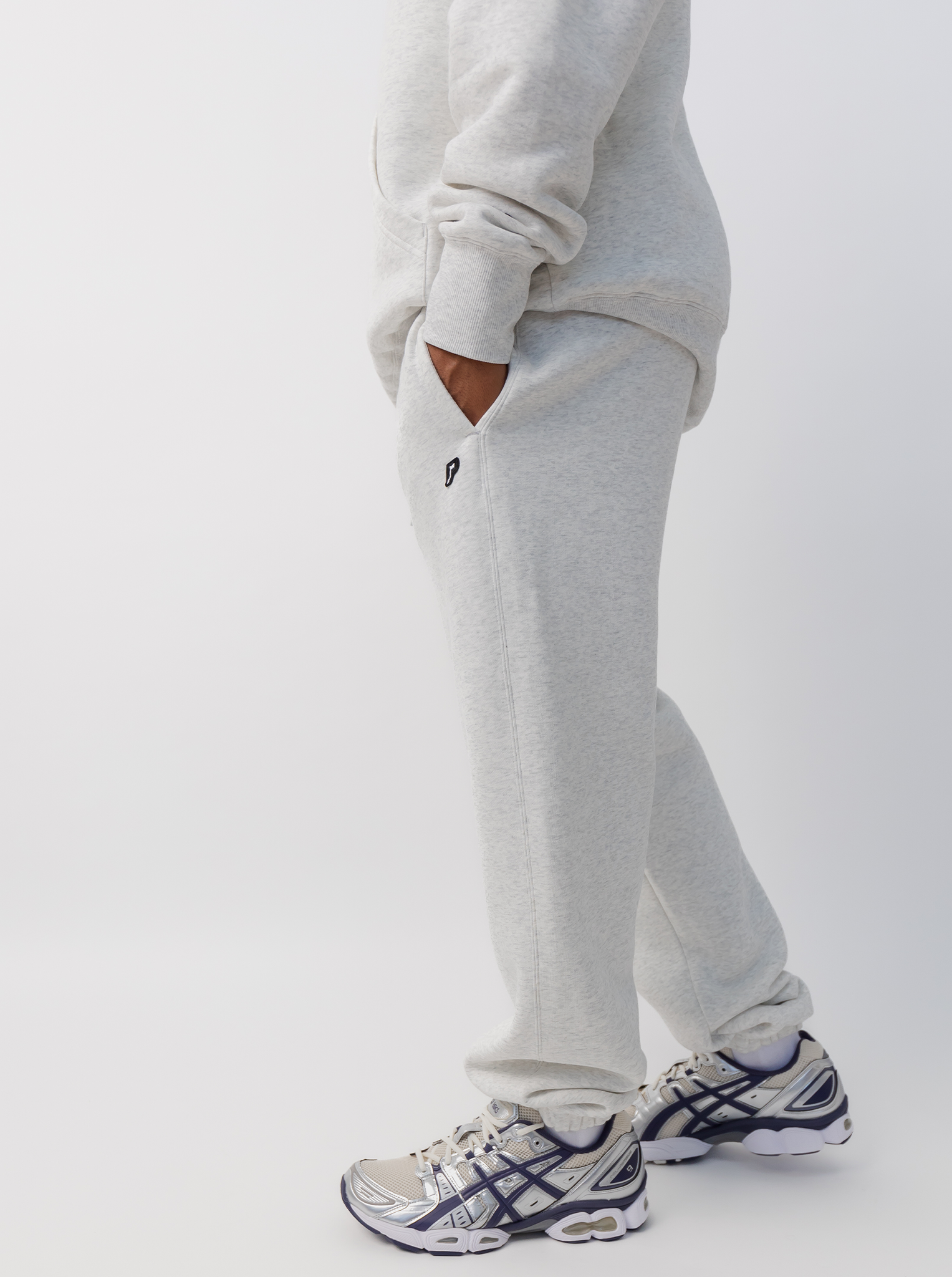 Cuffed Sweatpant in Heather Grey