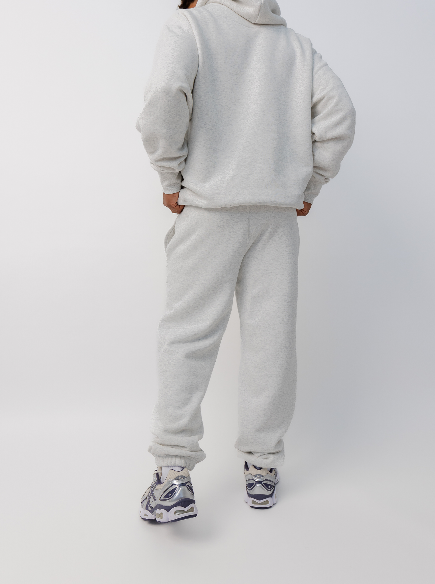Cuffed Sweatpant in Heather Grey