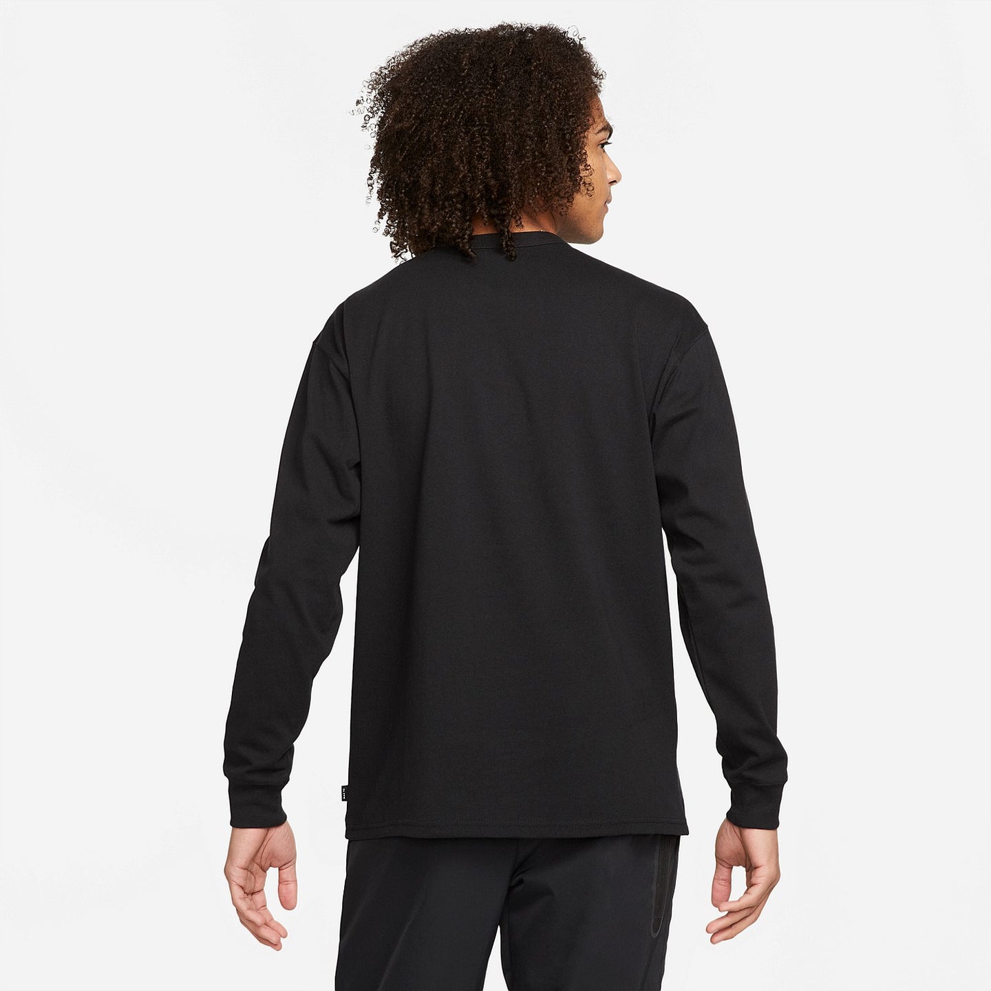 Sportswear Premium Essentials Long-Sleeve Tee