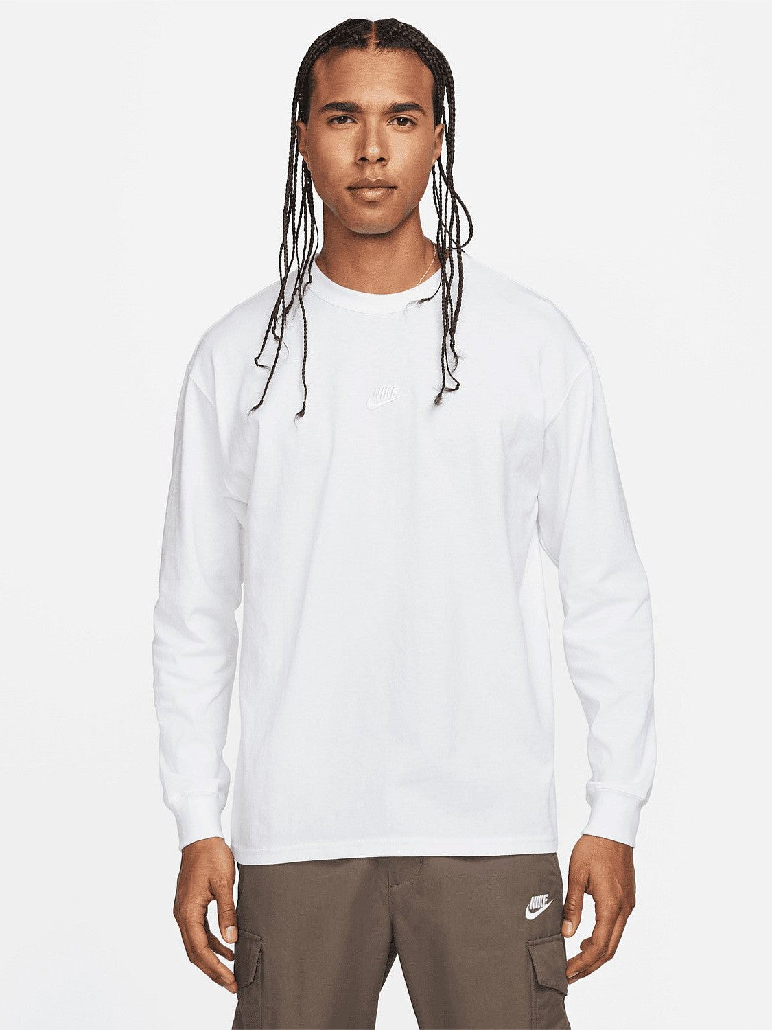 Sportswear Premium Essentials Long-Sleeve Tee