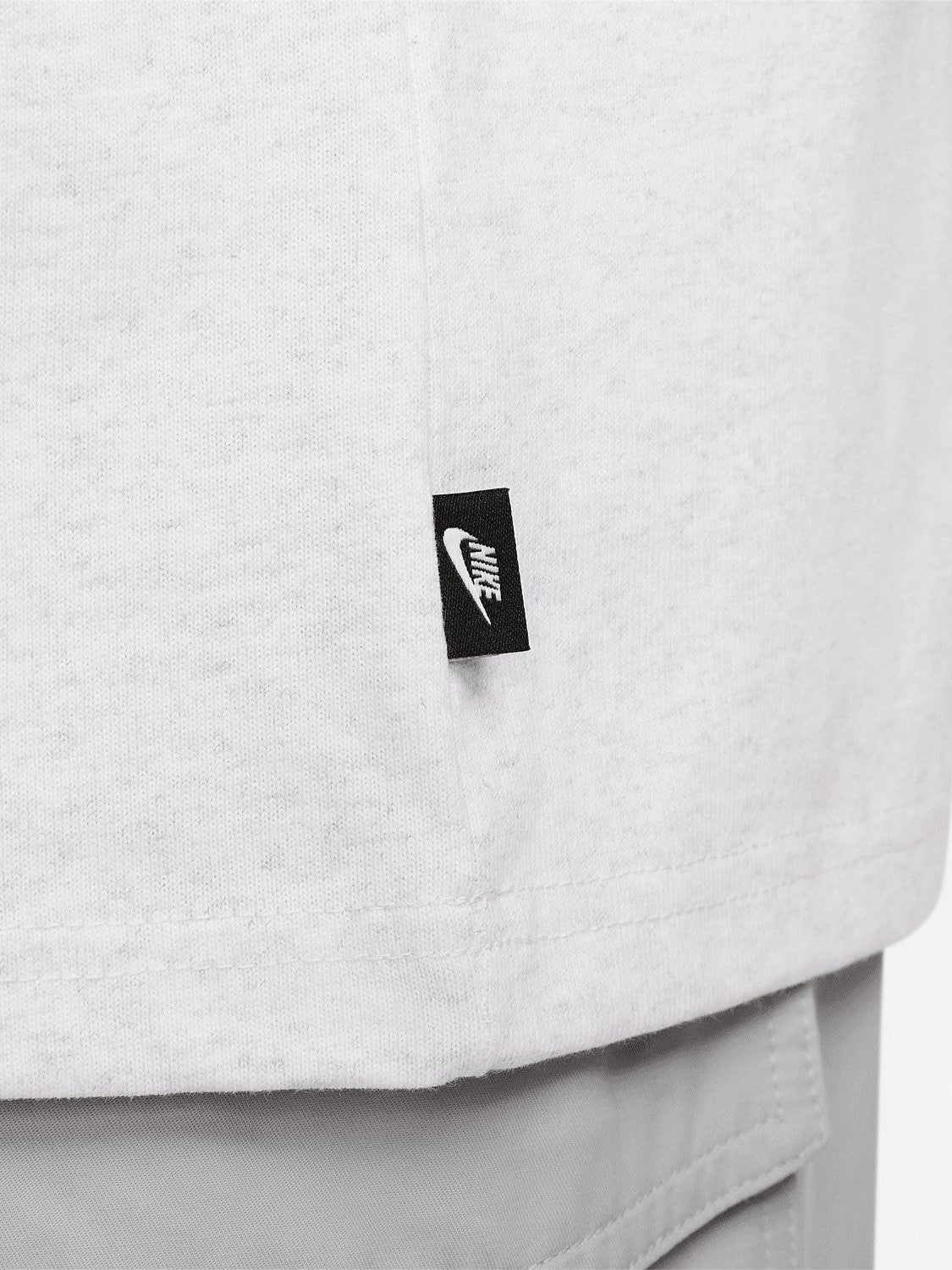 Sportswear Premium Essentials Tee