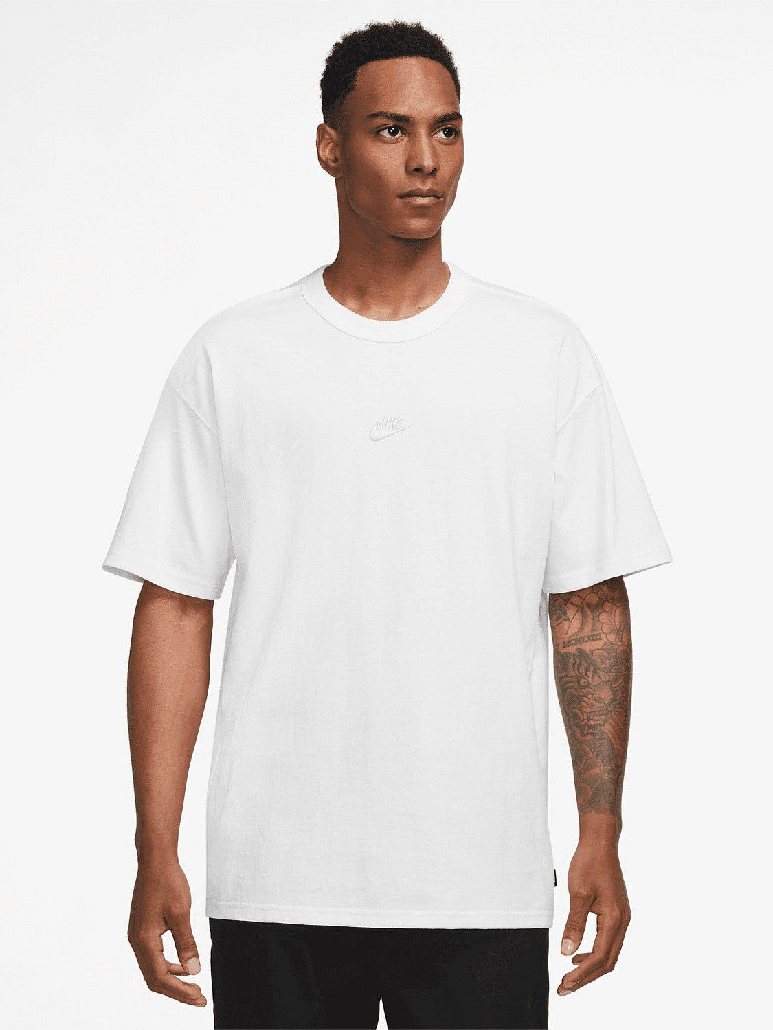 Sportswear Premium Essentials Tee