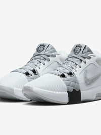 LeBron Witness VIII Unisex