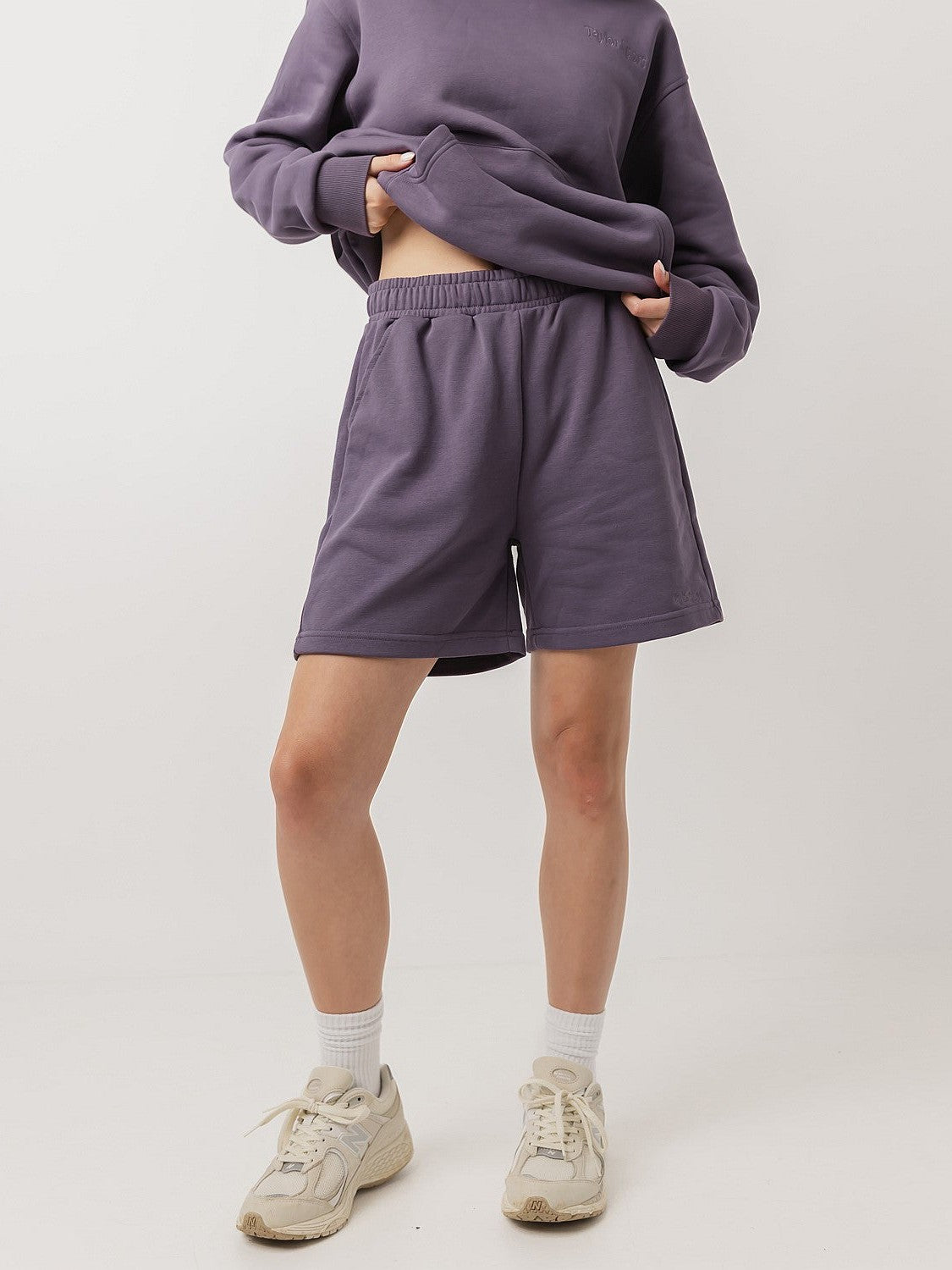 Lounge Short in Blackberry