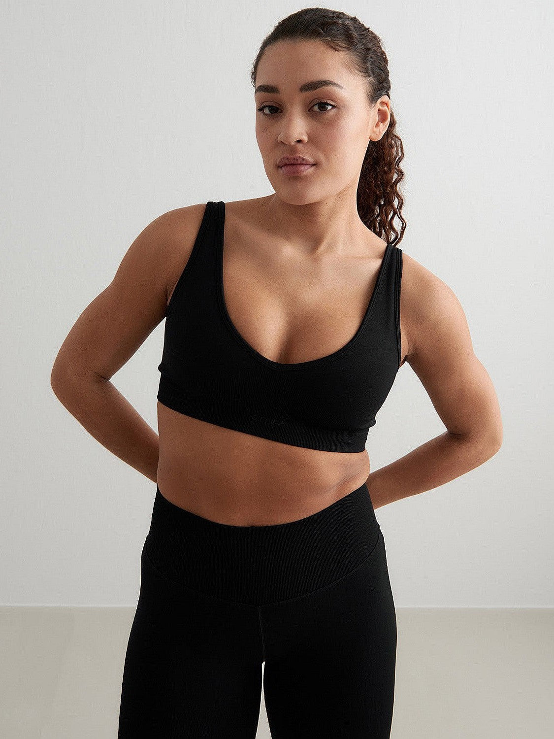 Black Shape Seamless Deep Cut Bra