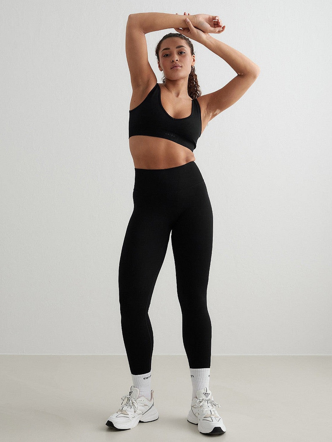 Black Shape Seamless Deep Cut Bra
