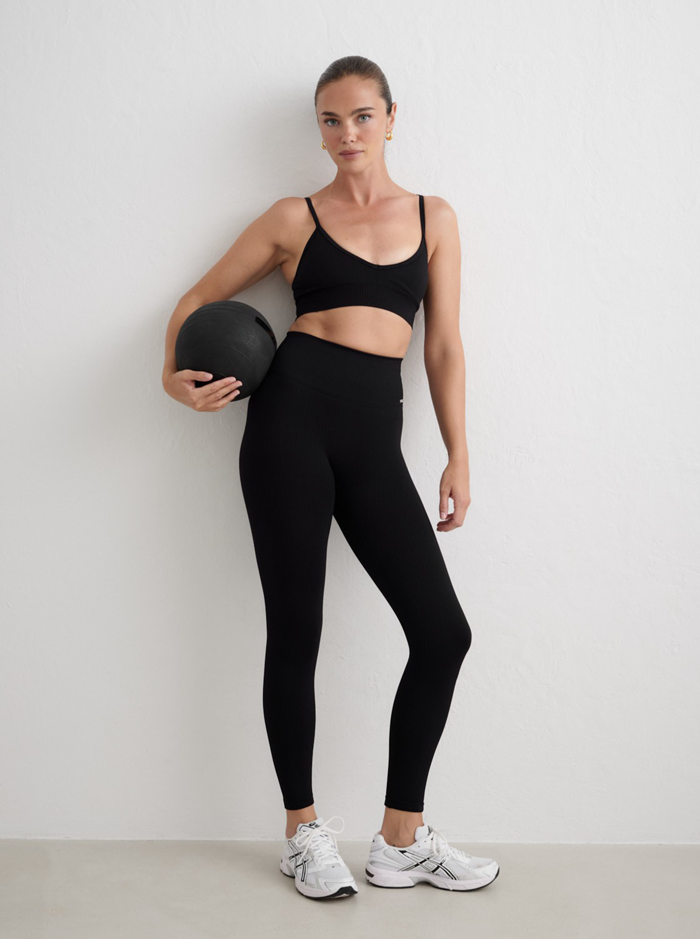 Black Ribbed Seamless Tights