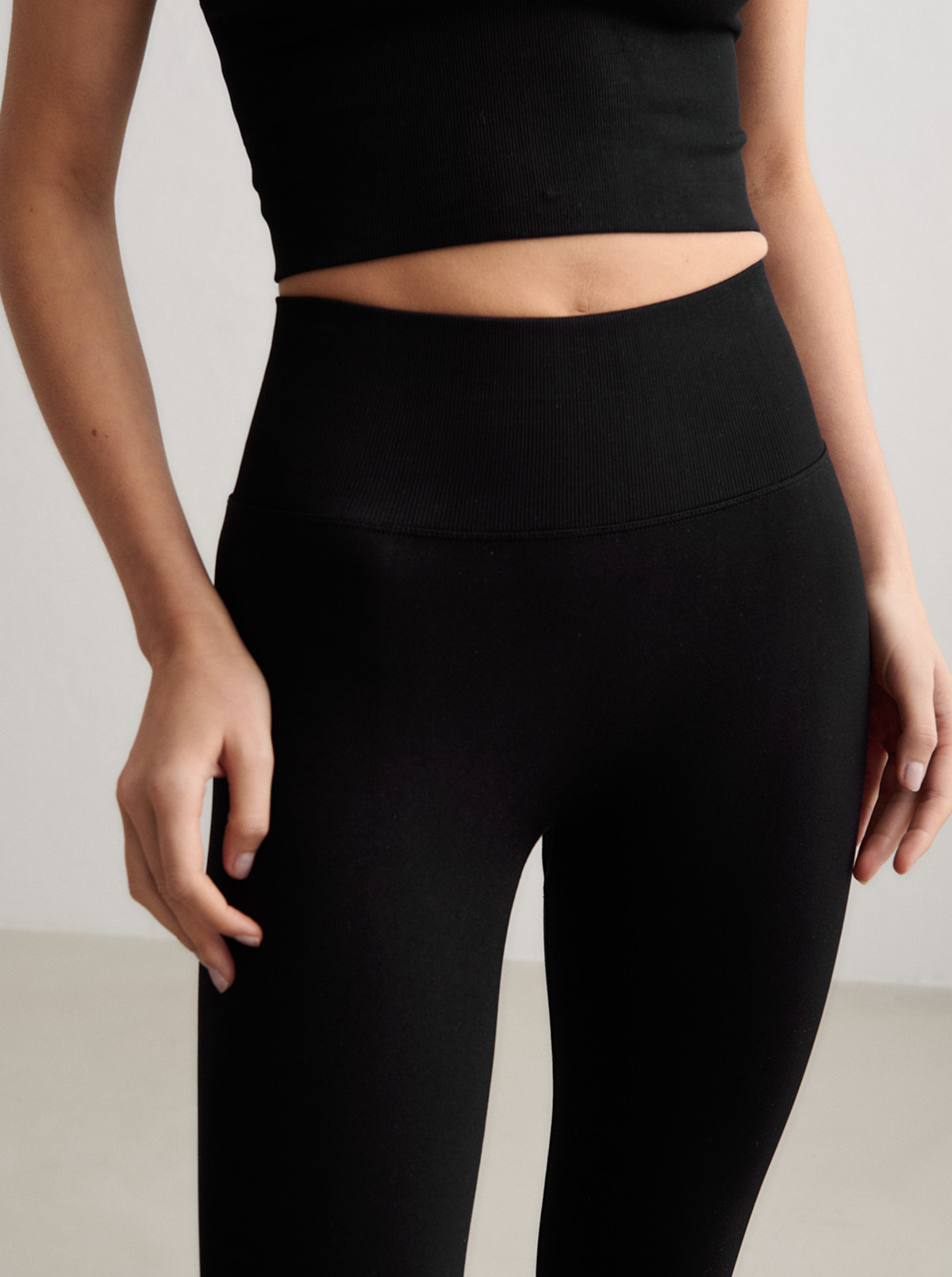 Black Ribbed Seamless Tights