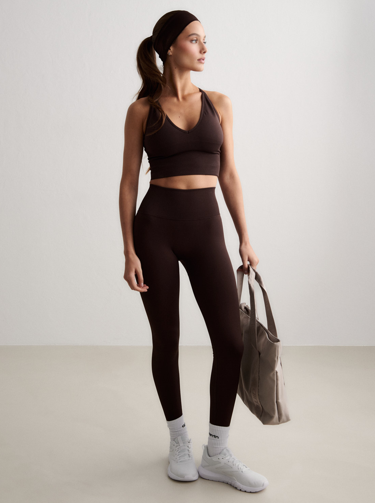 Shape Seamless Cross Back Bralette in Choclate