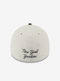 3930 A-Frame New York Yankees 2-Tone Snapback Cap