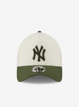 3930 A-Frame New York Yankees 2-Tone Snapback Cap