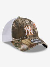920 New York Yankees Distressed Trucker Cap
