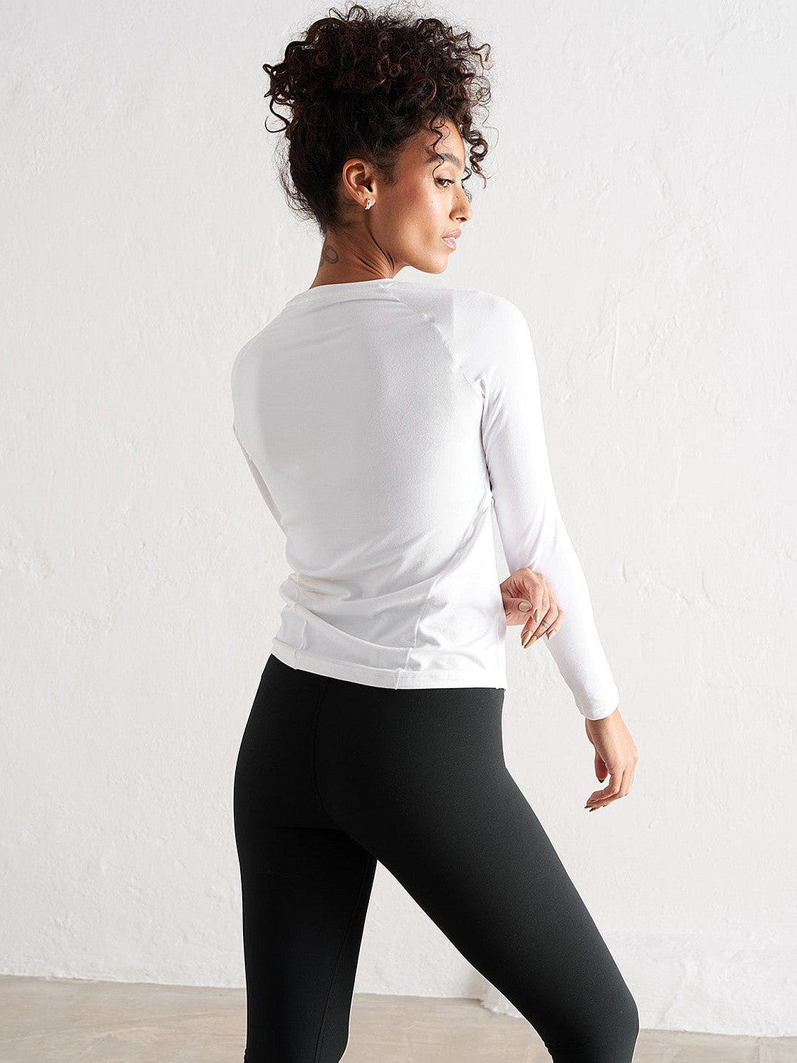 White Soft Basic Long Sleeve Tee