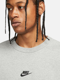Sportswear Premium Essentials Tee