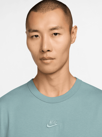 Sportswear Premium Essentials T-Shirt