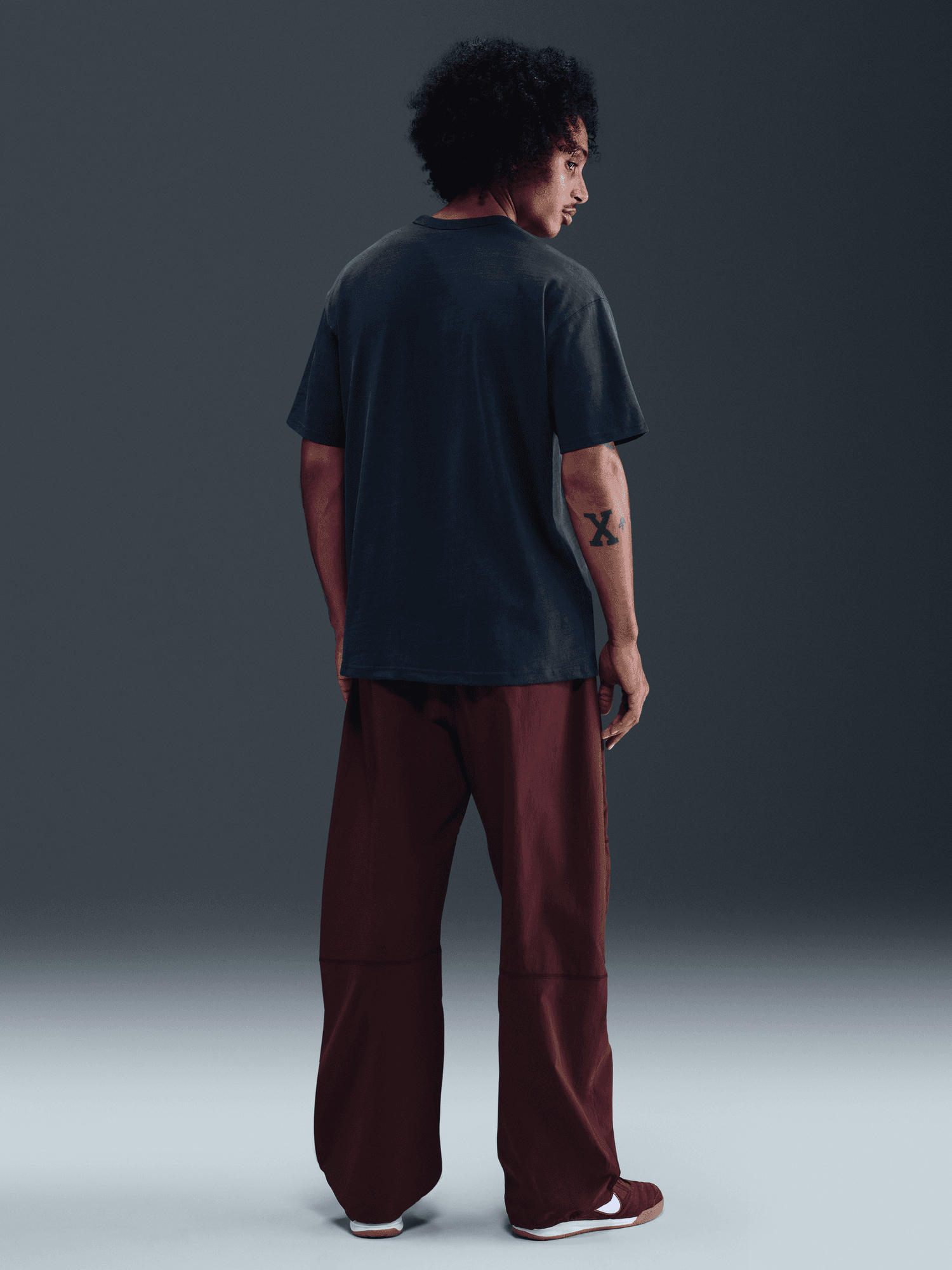 Sportswear Premium Essentials Tee