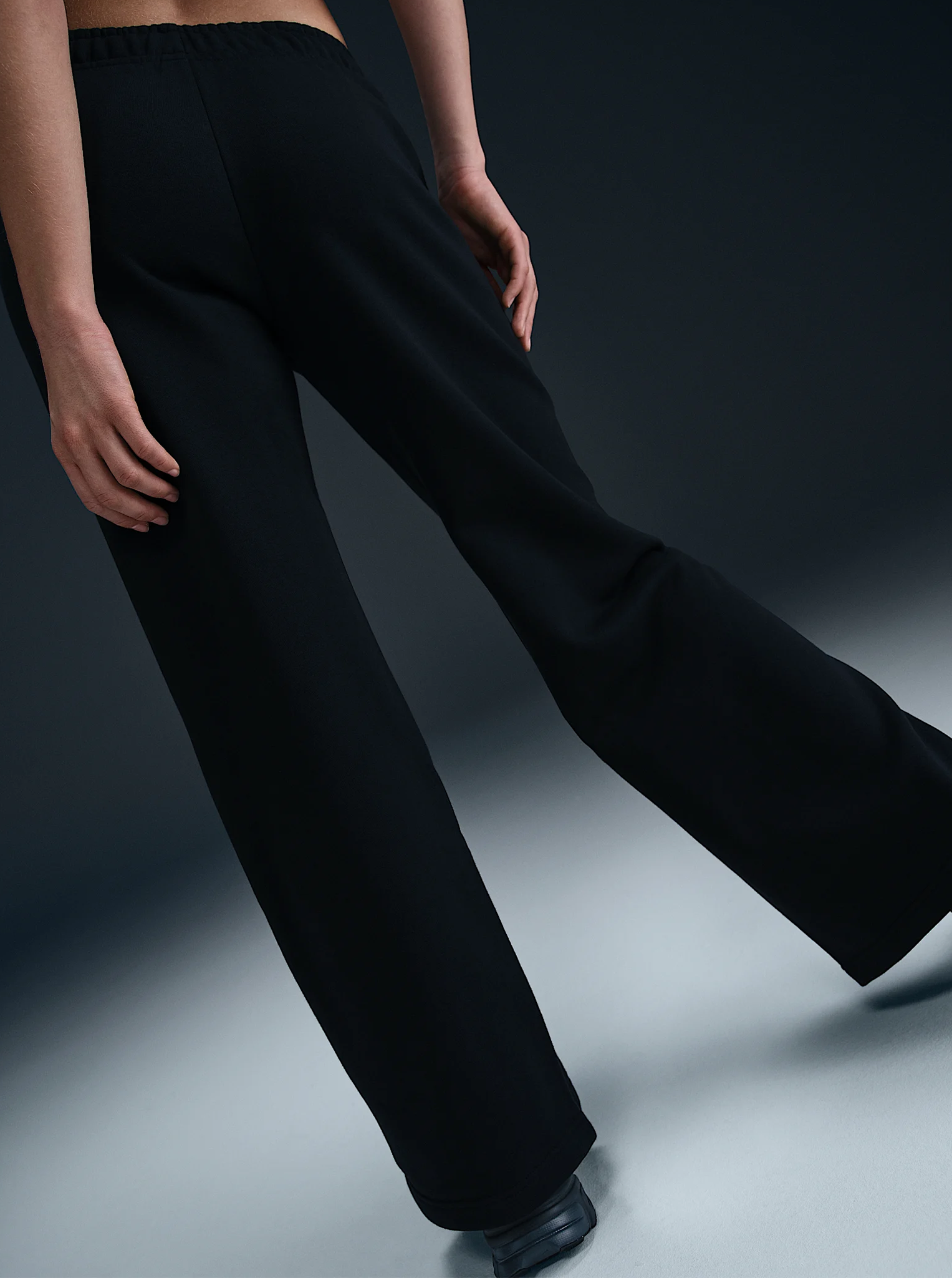Sportswear Club Fleece Mid-Rise Wide-Leg Graphic Pants