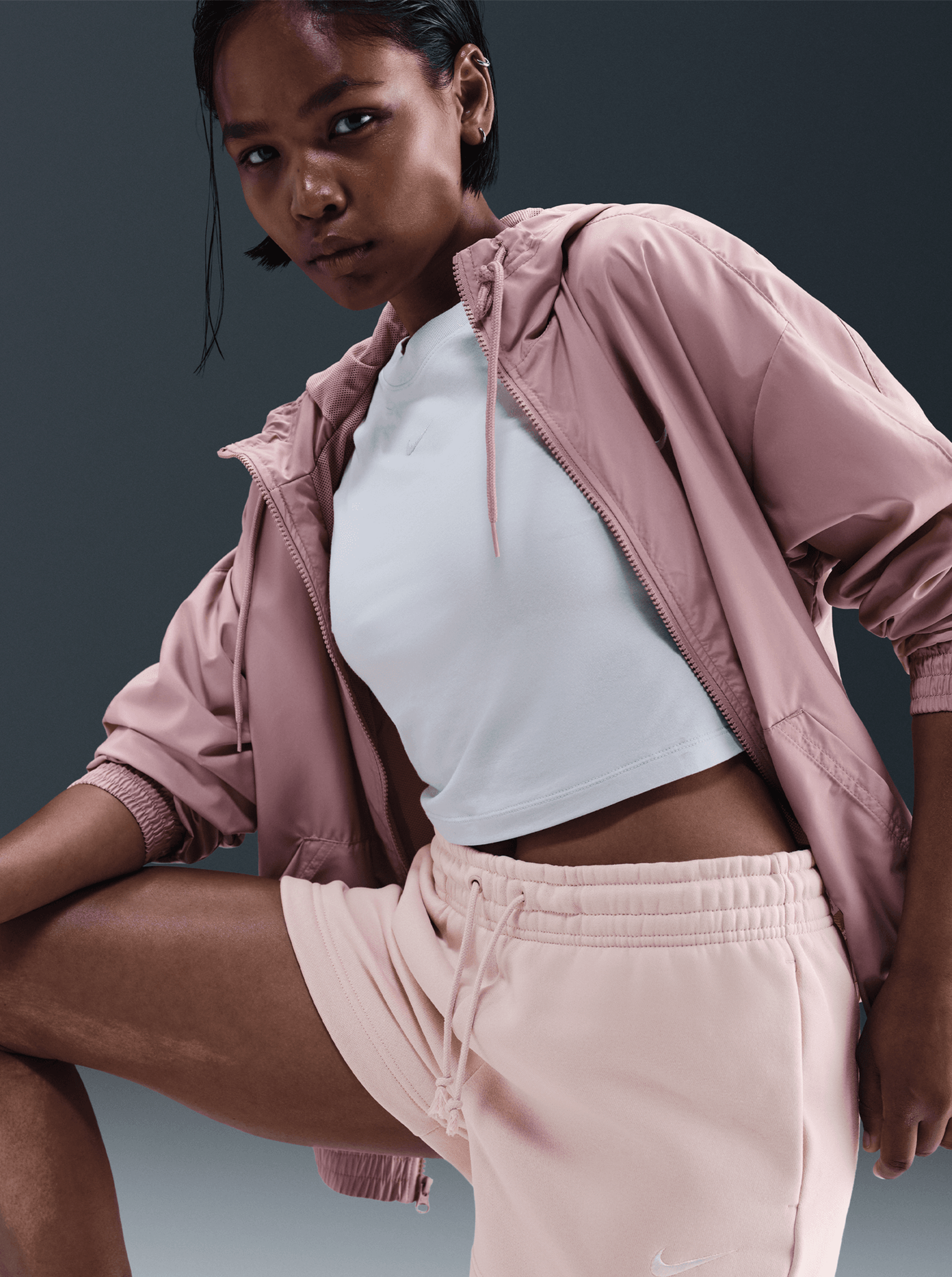 Sportswear Phoenix Fleece Mid-Rise 4" Shorts