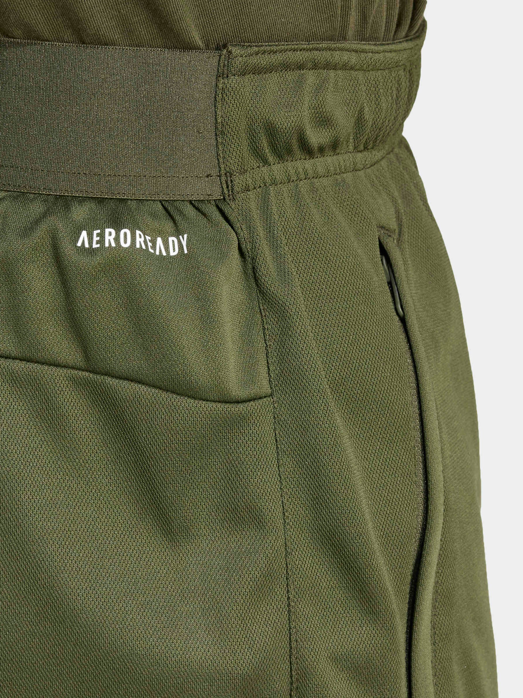 Train Essentials Logo Training Shorts
