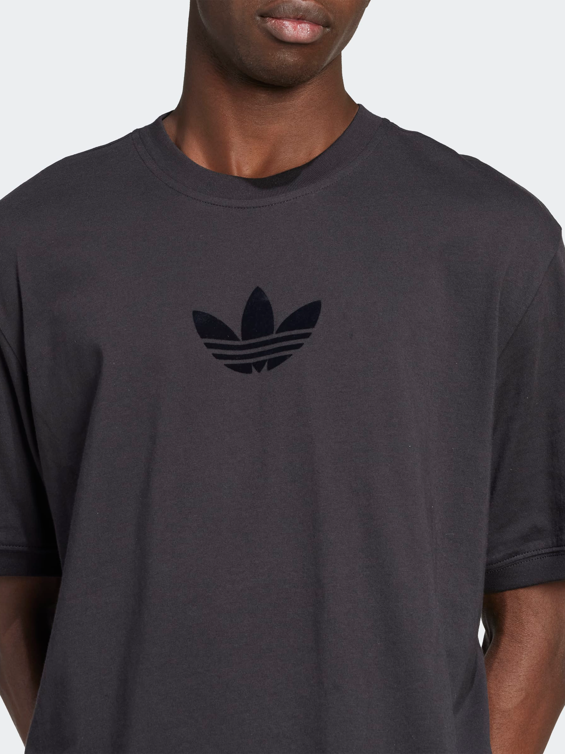 Loose 2000s Cali Tee