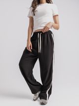 Weekender Pant in Black