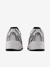 740 Unisex